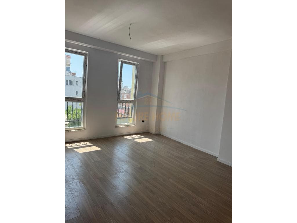Shitet, Apartament 1+1, prane Shkolles Osman Myderizi 1