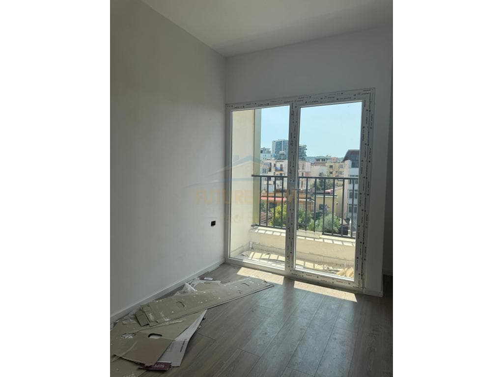 Shitet, Apartament 1+1, prane Shkolles Osman Myderizi 3