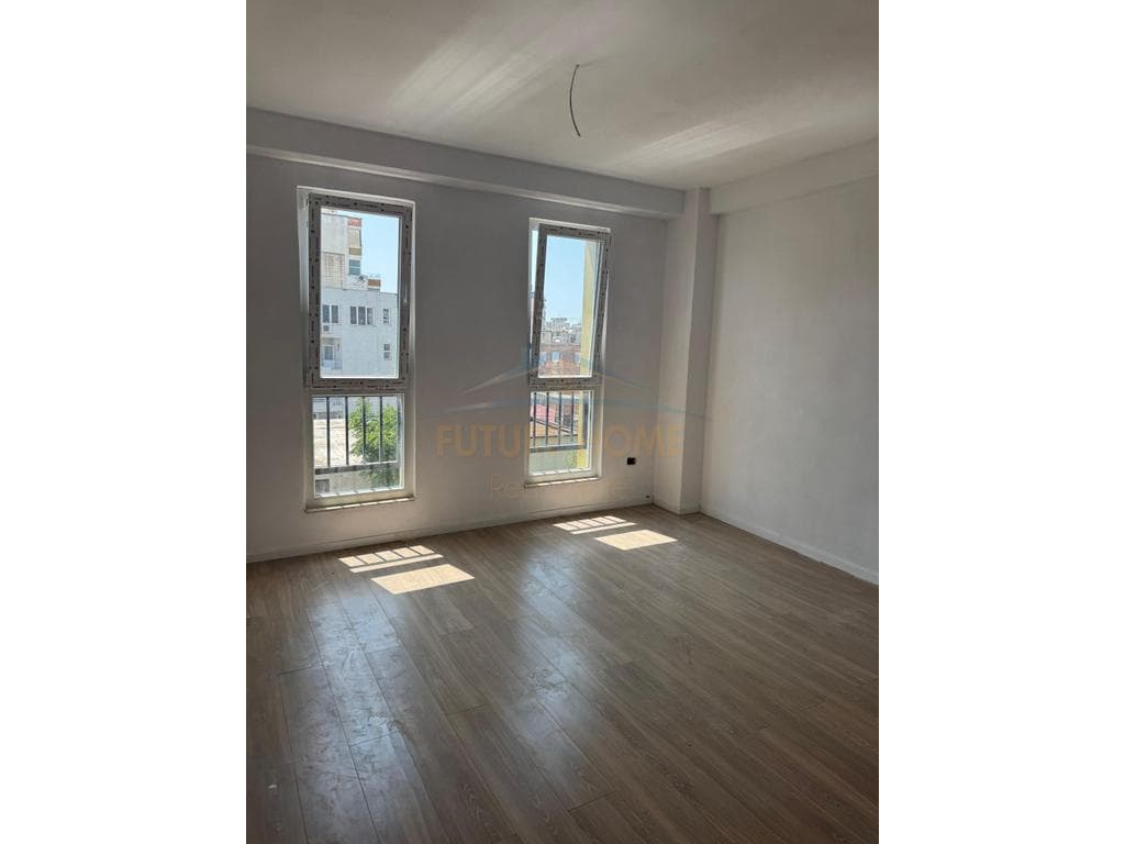 Shitet, Apartament 1+1, prane Shkolles Osman Myderizi 4