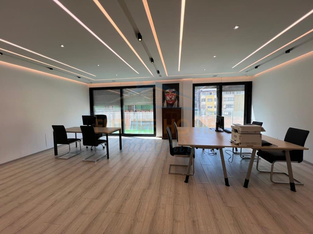 Shitet, Apartament 2+1+2 Ballkone, Bllok, Tiranë. 3