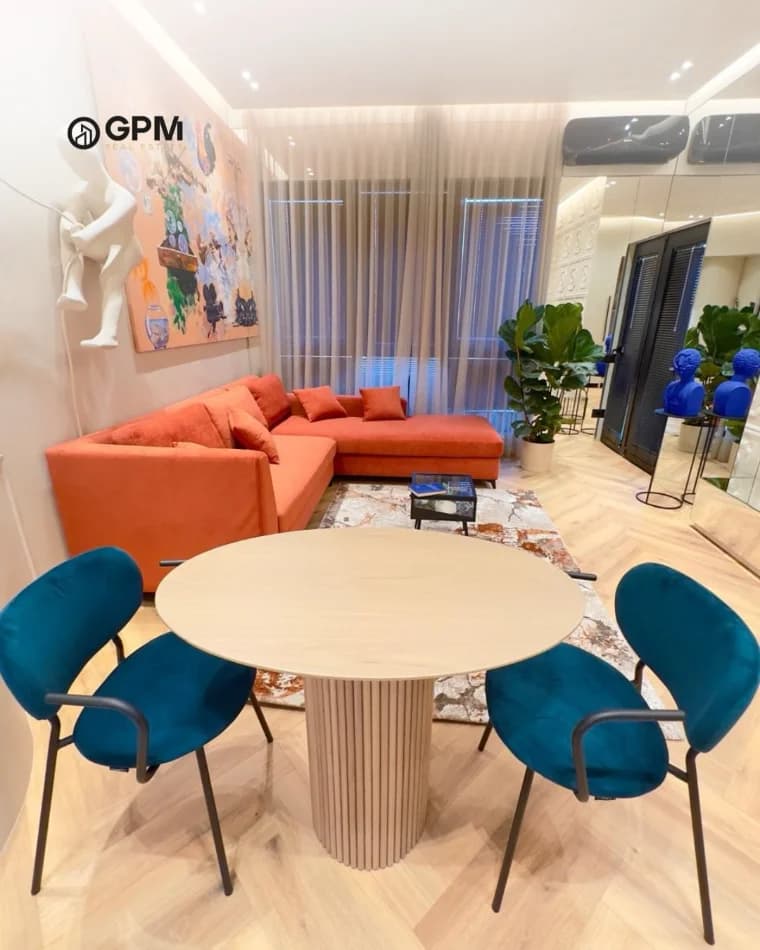 Ofrohet me qira apartament 1+1 tek Arlis 21, i mobiluar në mënyrë moderne dhe i menduar për rehati maksimale në çdo deta 4