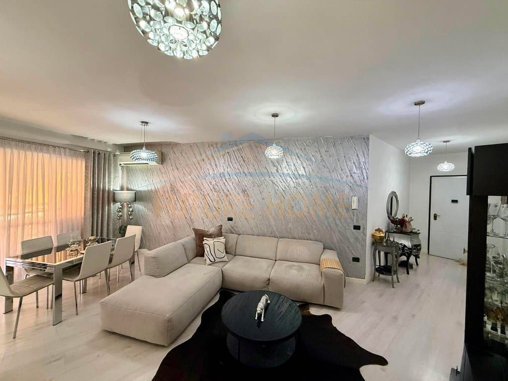 Shitet, Apartament 3+1+2, Unaza e Re, Tiranë 1