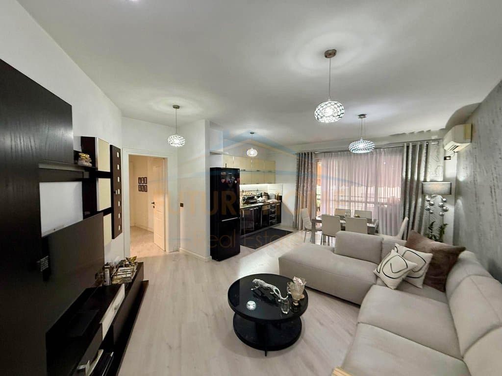 Shitet, Apartament 3+1+2, Unaza e Re, Tiranë 2