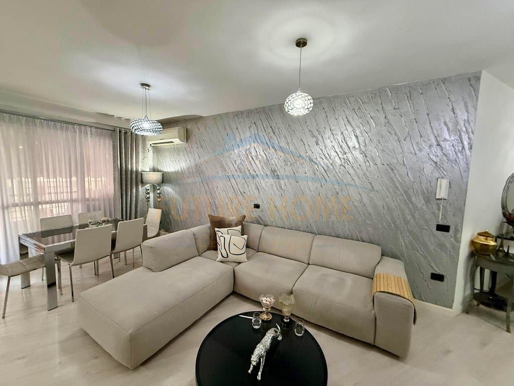 Shitet, Apartament 3+1+2, Unaza e Re, Tiranë 2