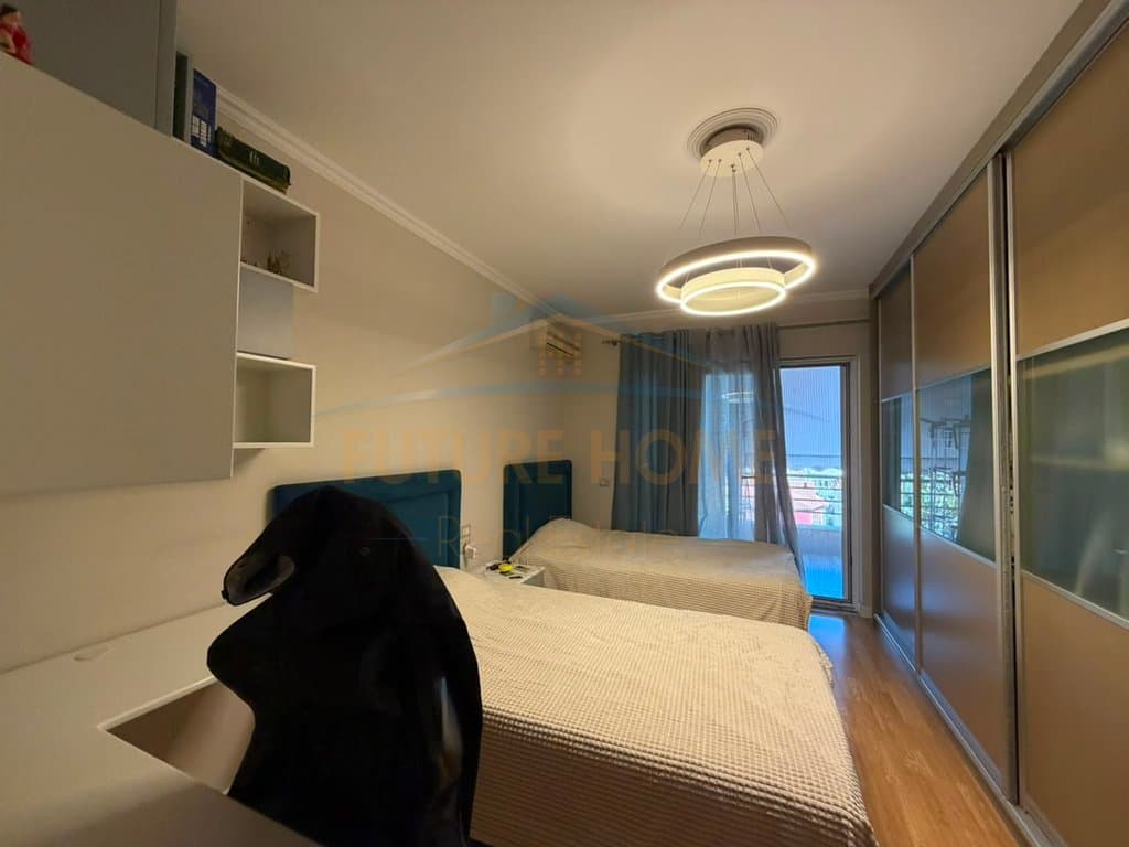 Shitet, Apartament 2+1+2+Depo, Kompleksi "Kika 1", Komuna e Parisit. 2