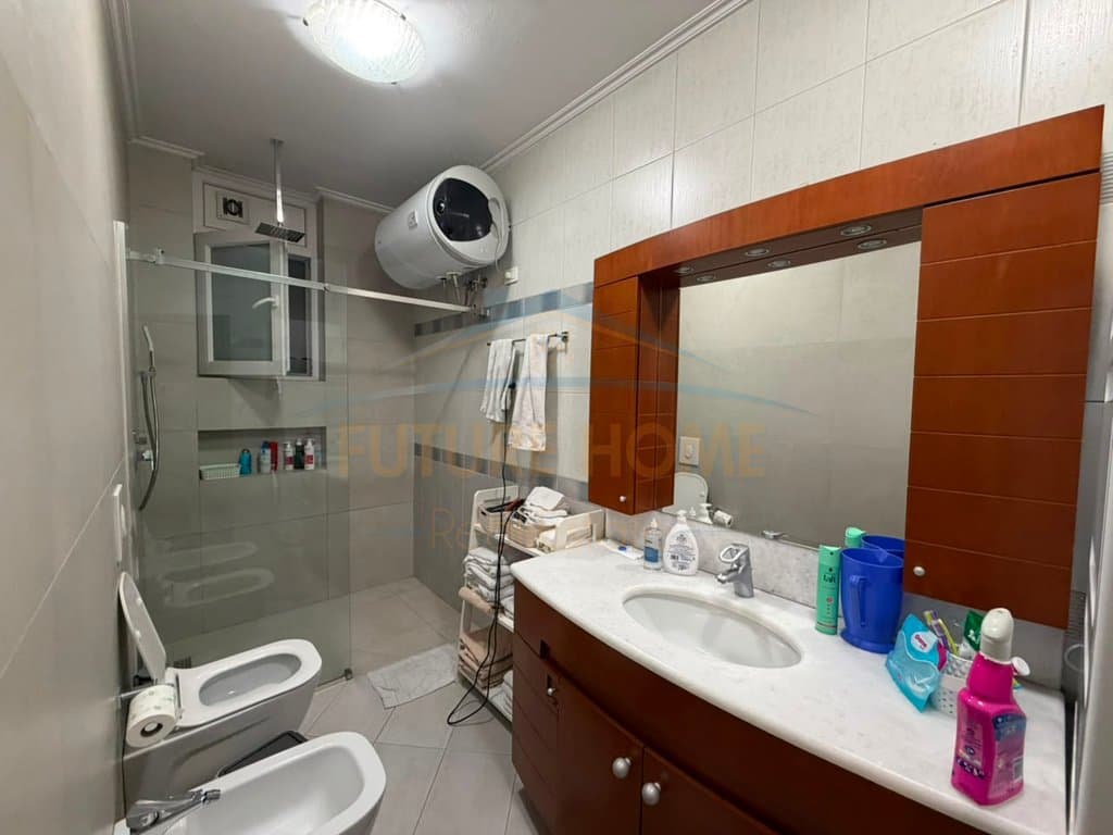 Shitet, Apartament 2+1+2+Depo, Kompleksi "Kika 1", Komuna e Parisit. 1