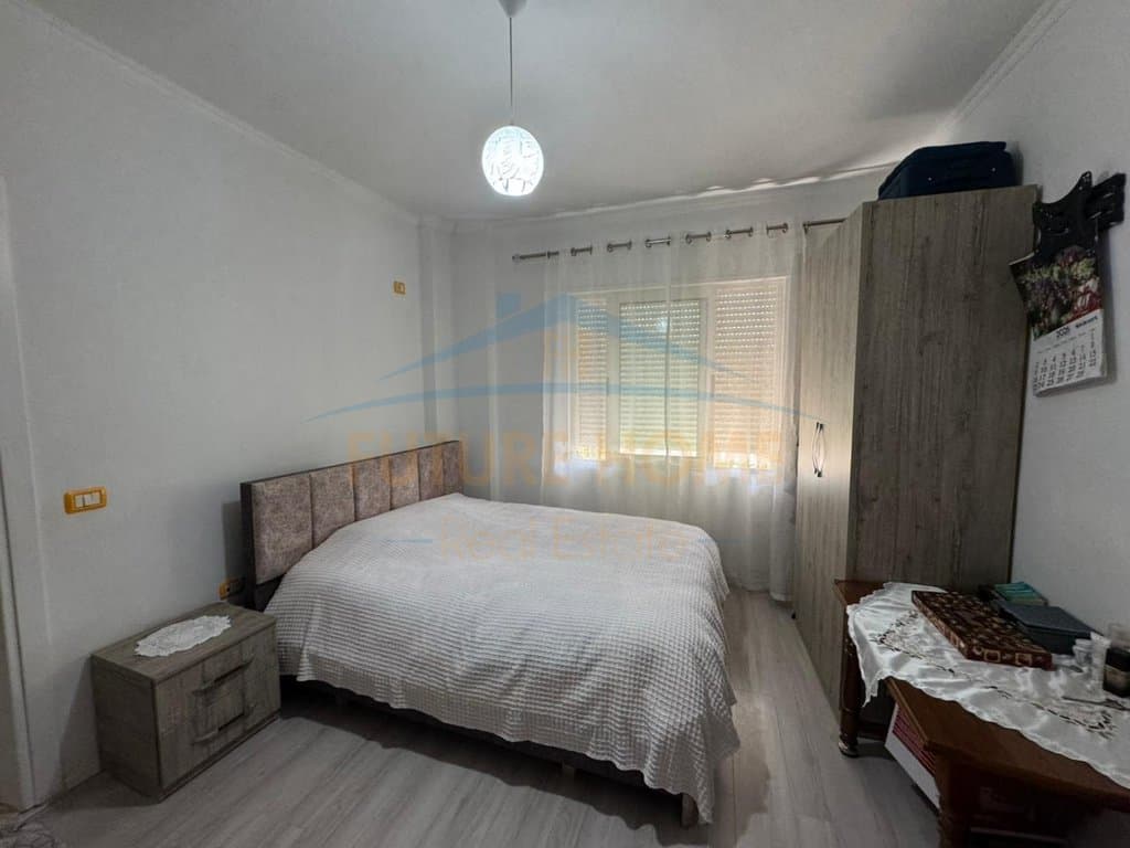 Shitet, Apartament 2+1 , Fresk 2