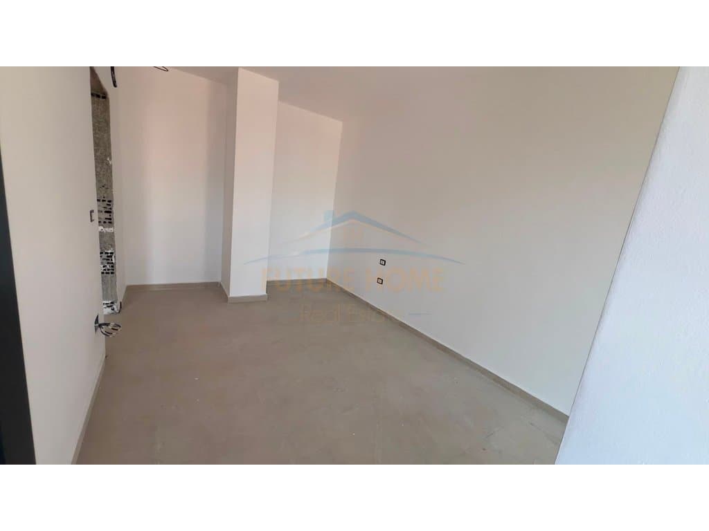 Shitet,Apartament 1+1+ Post Parkimi ,Selvia. 4