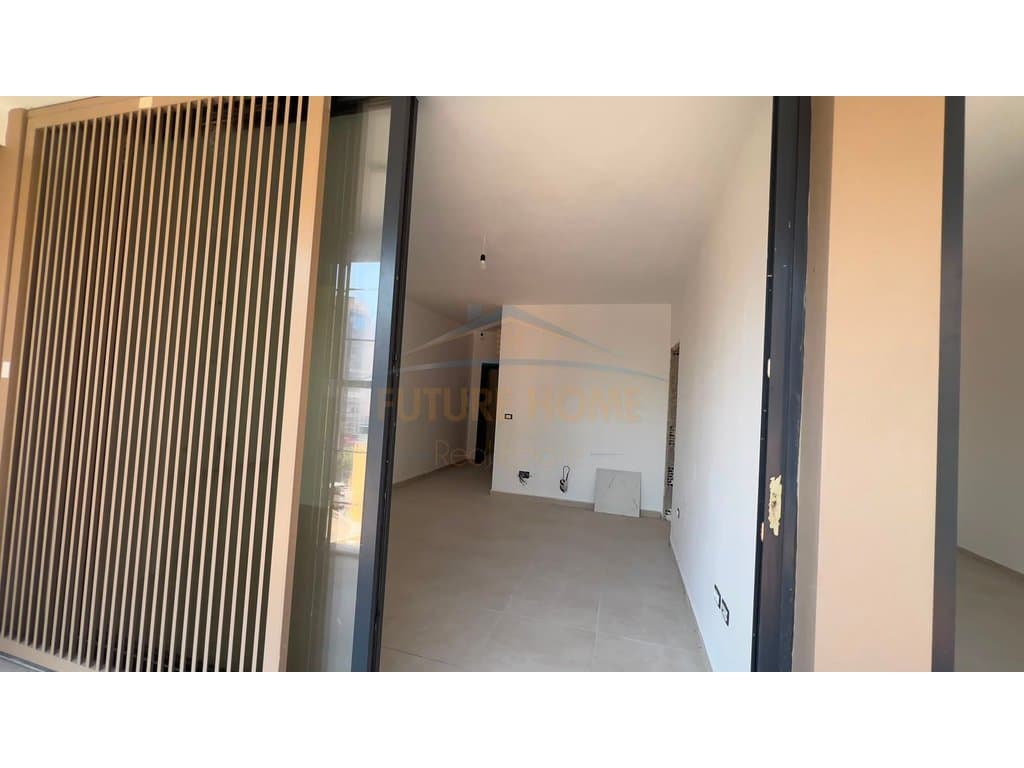 Shitet,Apartament 1+1+ Post Parkimi ,Selvia. 2