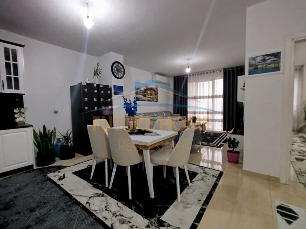 Disponojme apartament 1+1 per shitje me vendndodhje ne Kamez. 4