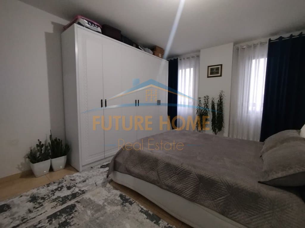 Disponojme apartament 1+1 per shitje me vendndodhje ne Kamez. 3