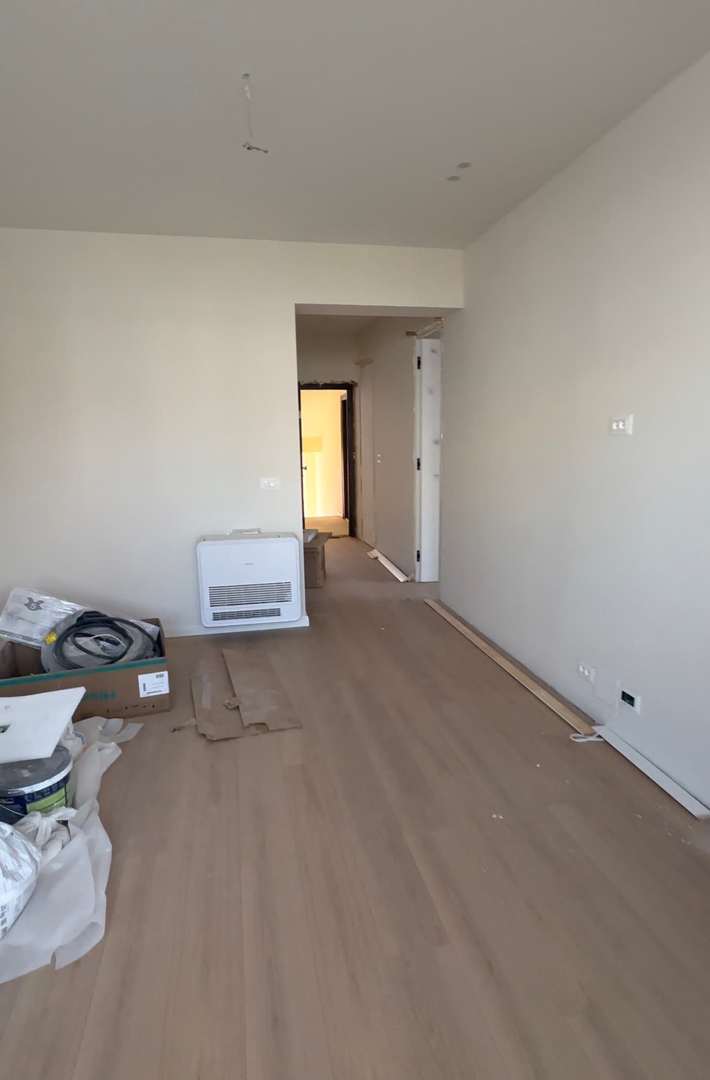 Qira, Ambient për Zyra, Kryqëzimi i 21 Dhjetorit, Tiranë 3