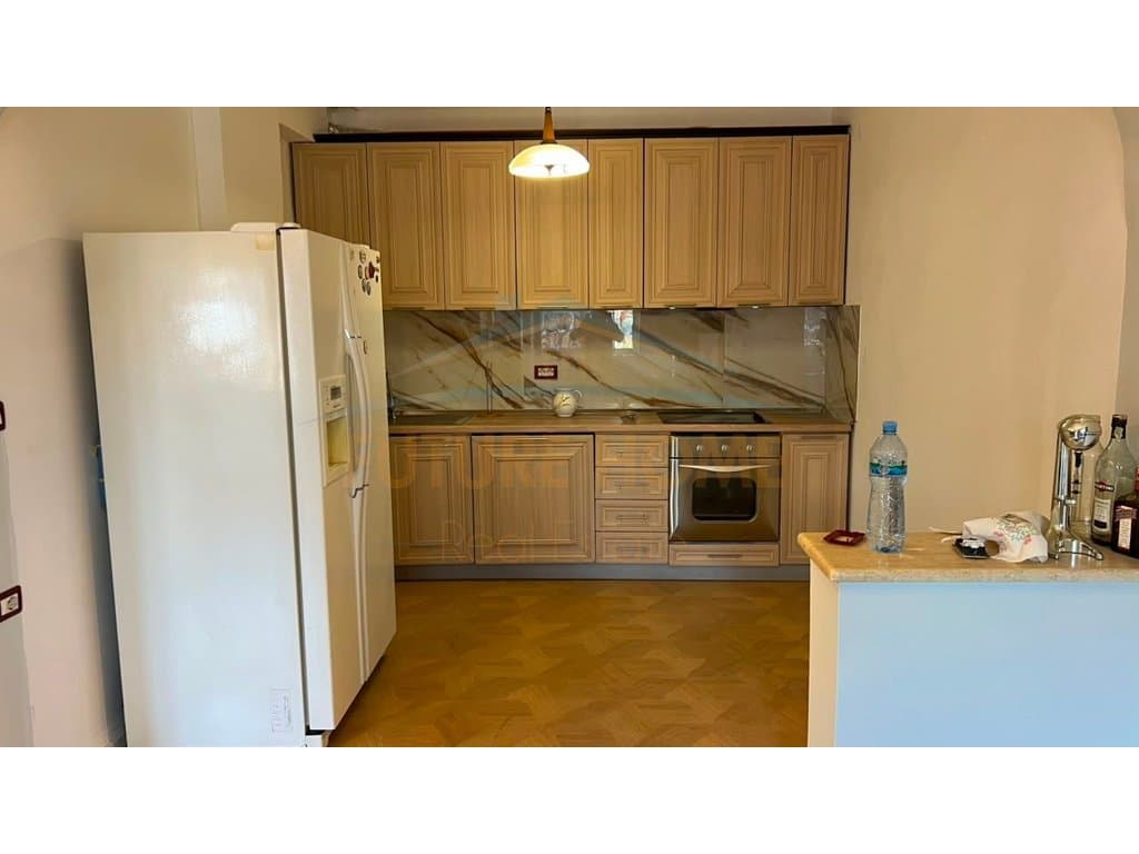 Shitet, Apartament 2+1, Rruga Ferit Xhajko, Tiranë.