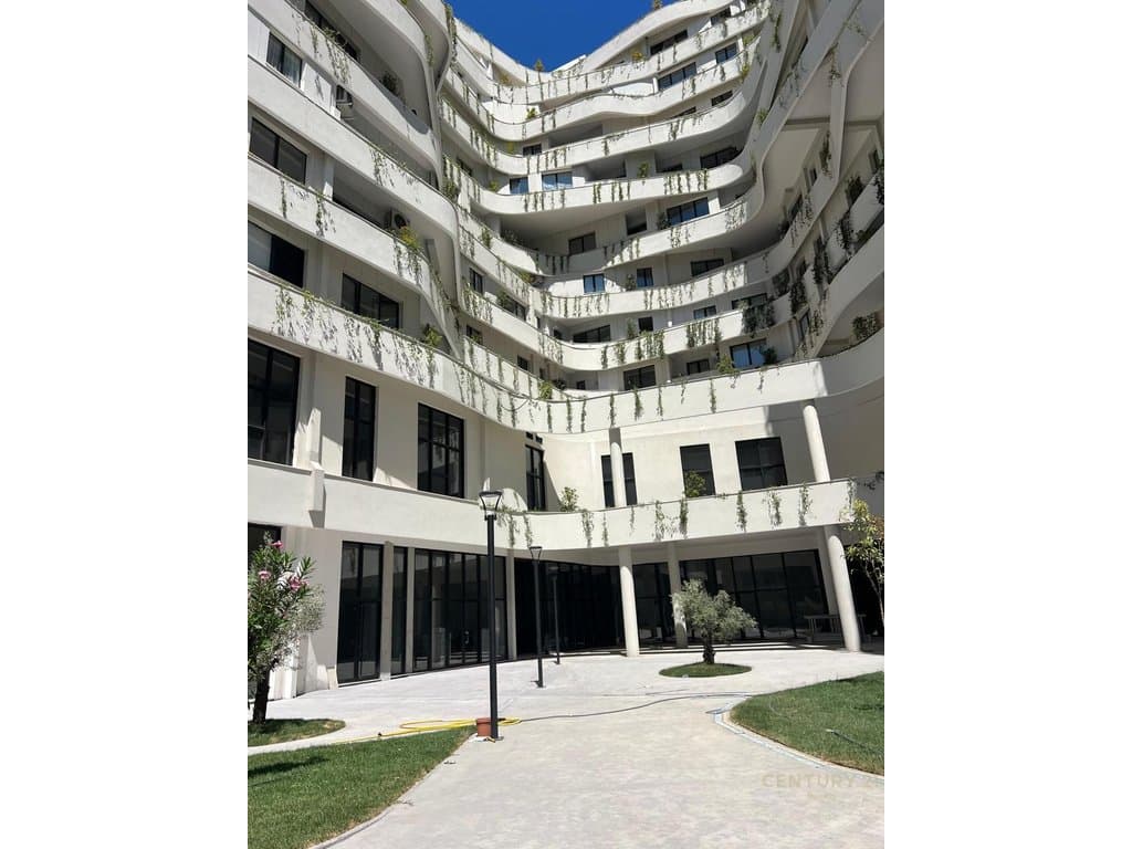 Vasil Shanto, jepet Apartament 1+1 me parkim per Qira 850 € /Muaj 850 Lekë /Muaj