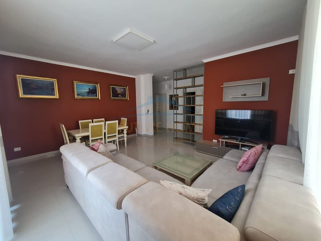 Qera, Apartament 2+1+2, Kopshti Botanik, Tirane