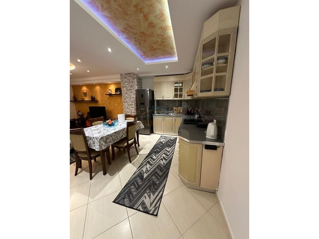 Shitet, Apartament 2+1, Air Albania, Tiranë 2